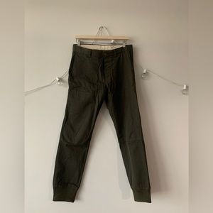 Club Monaco Men's Green Pants with ribbed ankle detail size 30/32